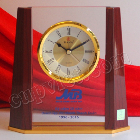 đồng hồ treo tường, bán đồng hồ in logo, nhận cung cấp đồng hồ nhựa gỗ, in logo lên đồng hồ