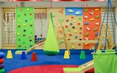 Cung cấp tường leo núi dành cho trẻ em vui chơi, vận động